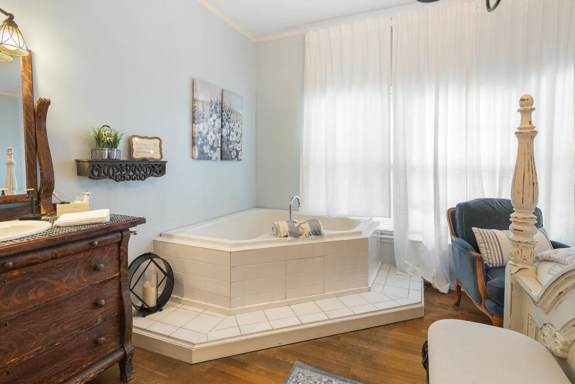 Beland Mansion-Blue Jay Suite! Fort Smith Eksteriør billede